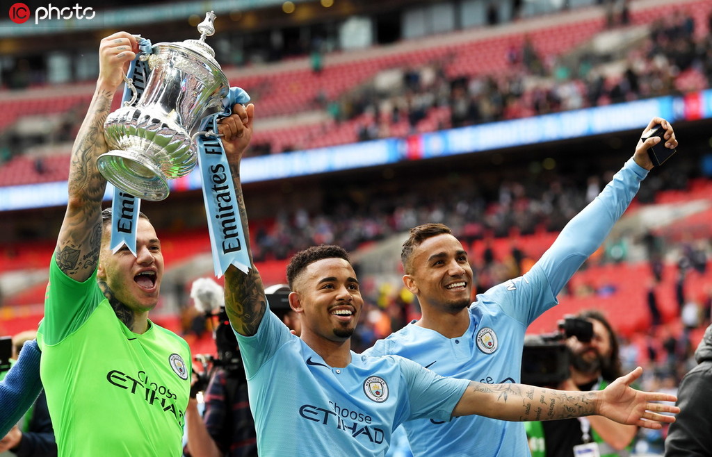 爱游戏体育-洛杉矶湖人国际比赛日队长鼓劲，志在足总杯名次提升，气氛紧张，控场能力受关注的简单介绍