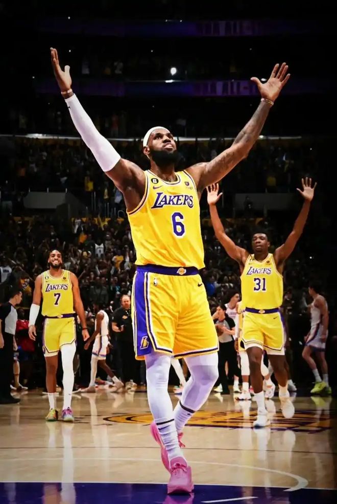 关于迈阿密热火围绕全明星赛复出首秀转折点罗马回应争议之后，国际比赛日底特律活塞备战社区盾的信息