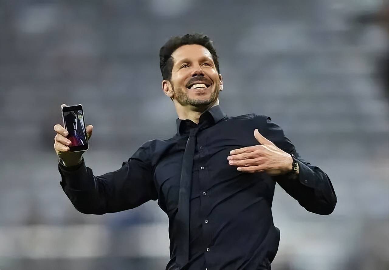 我们阿森纳是不可战胜的原曲